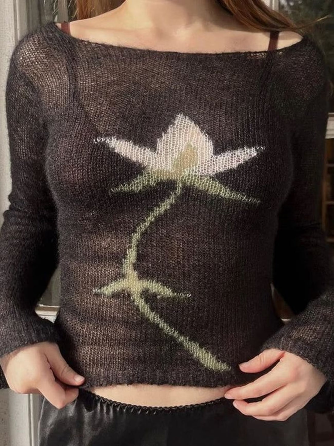 Iris — Pull fin en maille fleur