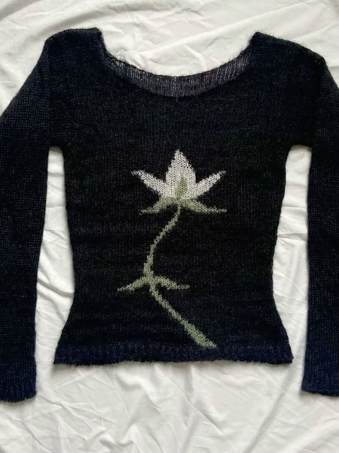 Iris — Pull fin en maille fleur