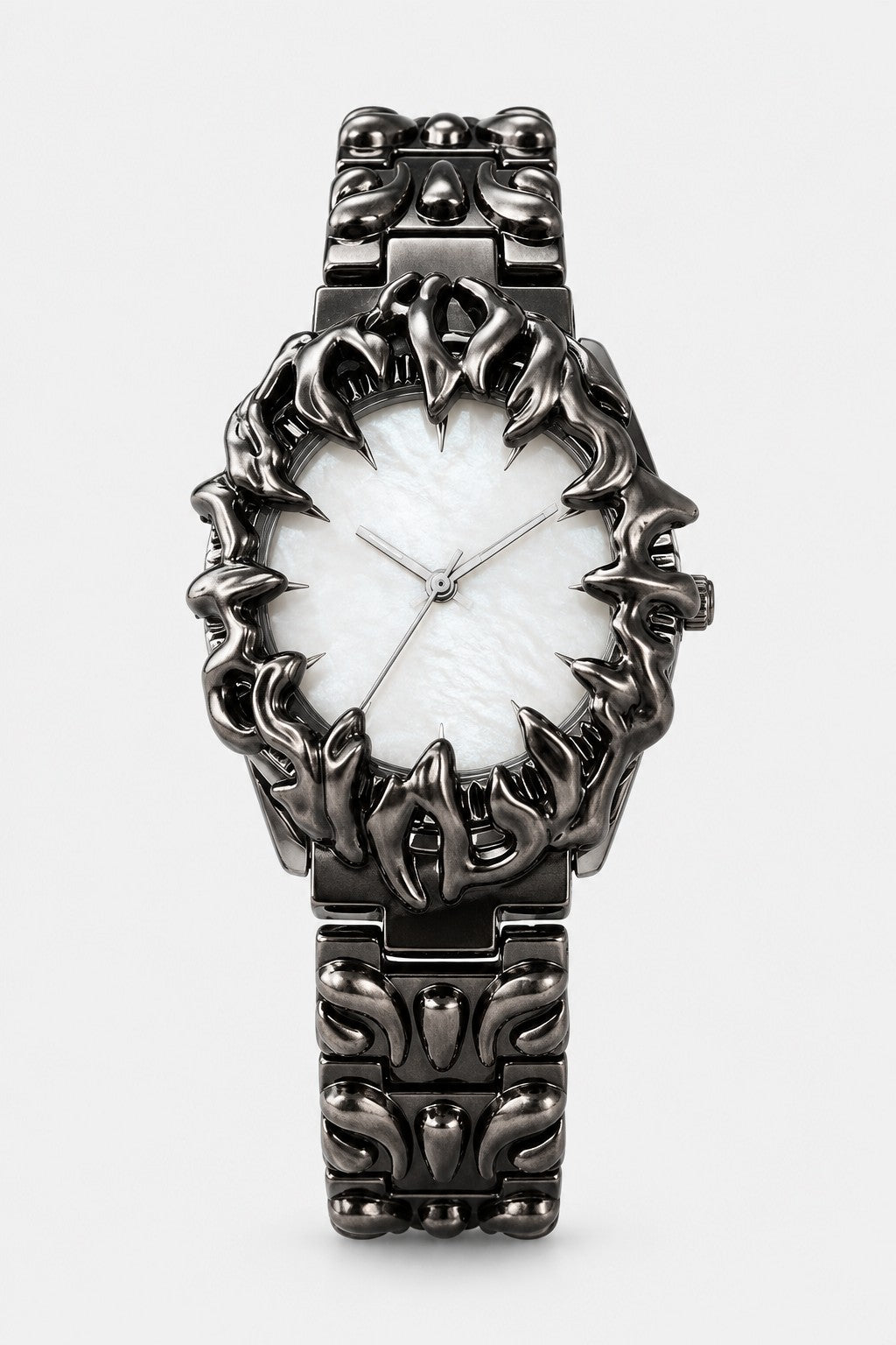 Minuit — montre gothique