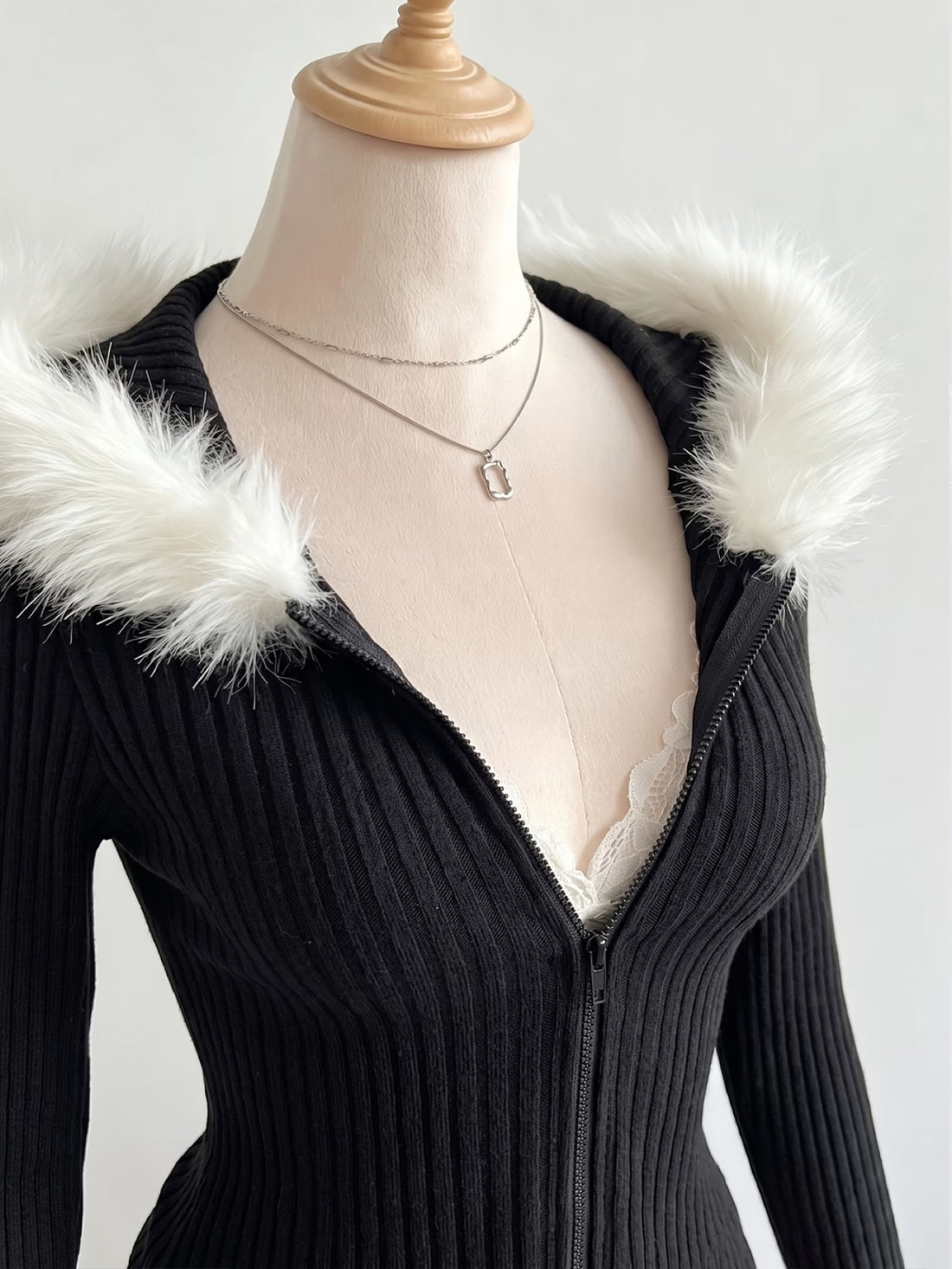 Ysaline — Gilet zippé côtelé capuche fausse fourrure