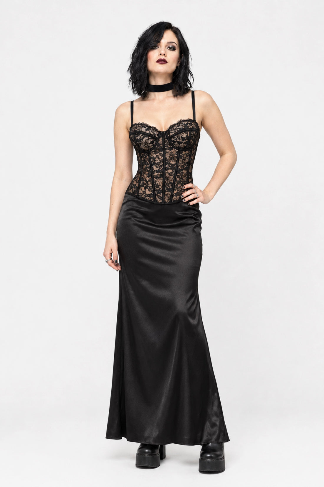 Belladone — Bustier en dentelle sur fond nude