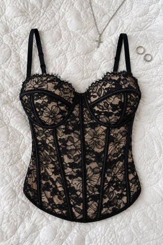Belladone — Bustier en dentelle sur fond nude