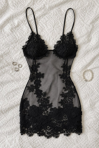 Lilou — Mini-robe en dentelle et tulle