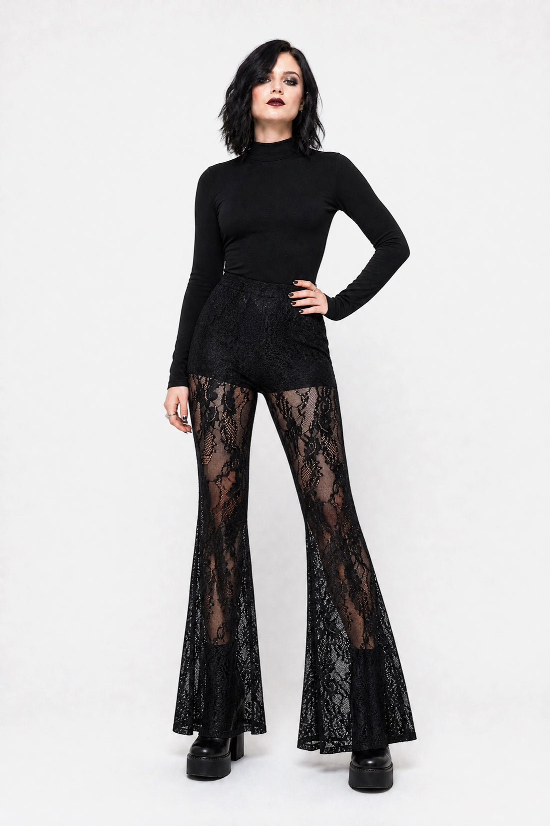 Nyx — Pantalon flare en dentelle