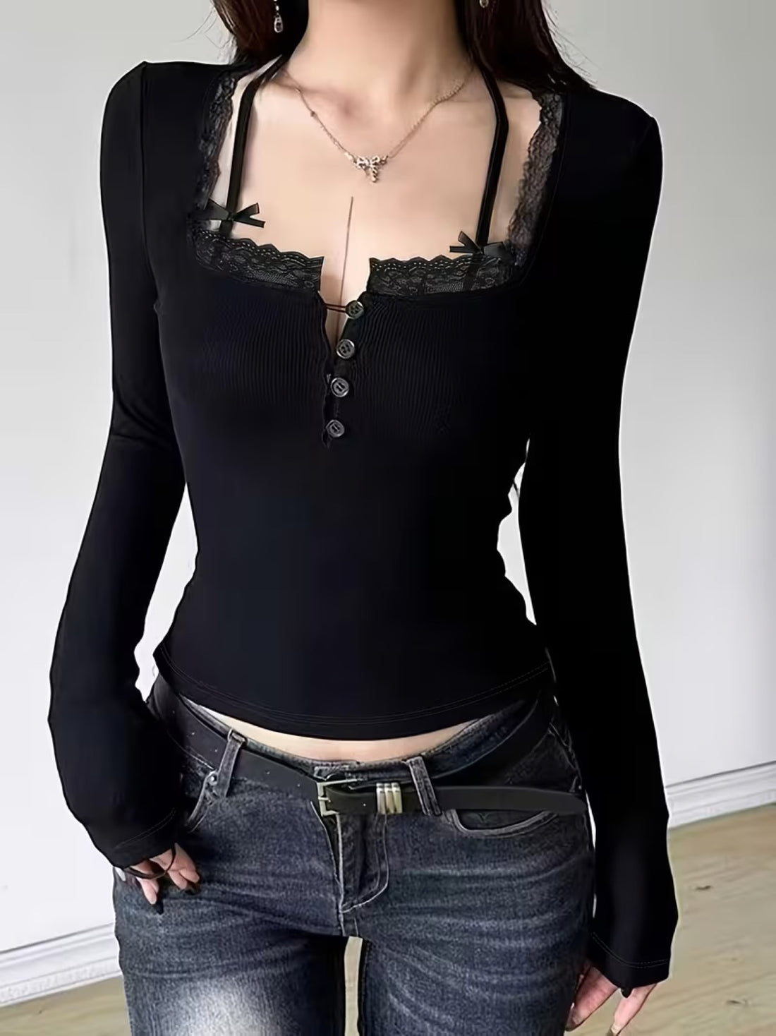 Odette — Top col carré dentelle à nœuds