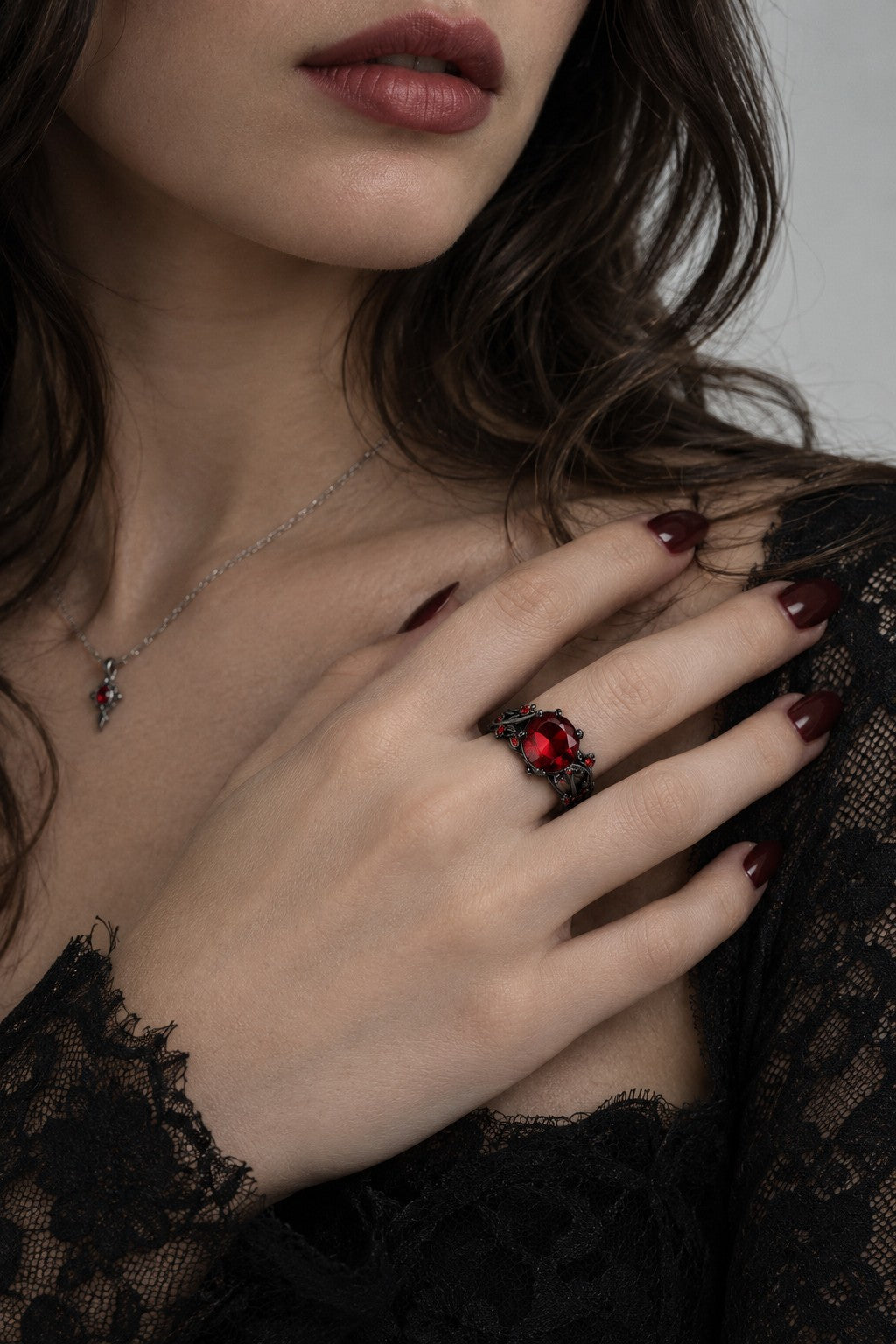 Ruby — Bague filigrane pierre rouge