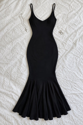 Sybille — Robe midi sculptante col V